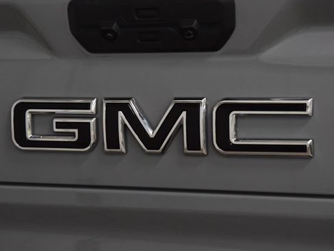 Used 2024 GMC Sierra 1500 AT4 w/ Technology Package AWD/4WD image 21
