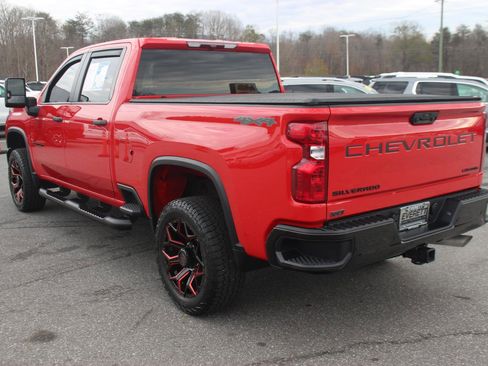 Used 2025 Chevrolet Silverado 2500 Custom w/ Custom Value Package image 5