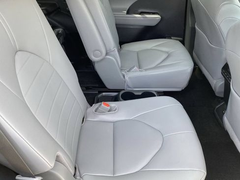 Certified 2026 Toyota Highlander XLE AWD/4WD image 19