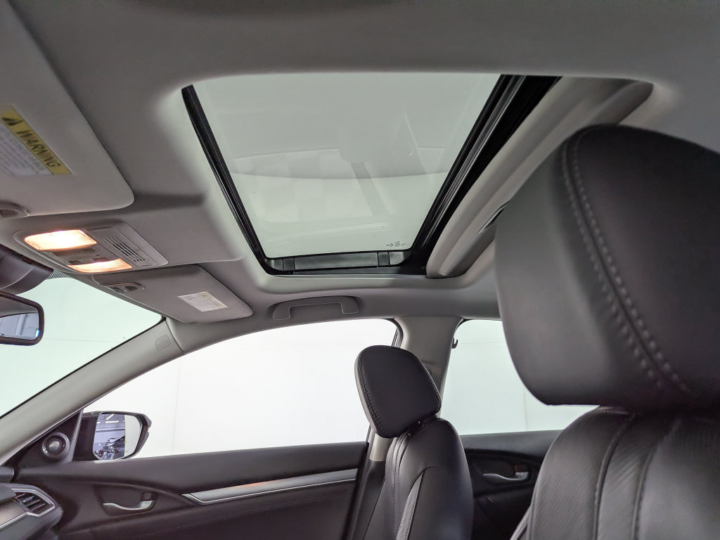 Used 2016 Honda Civic Touring image 10