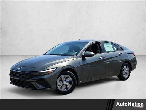 New 2026 Hyundai Elantra SE FWD image 1
