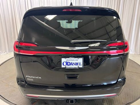 New 2026 Chrysler Pacifica Pinnacle image 29