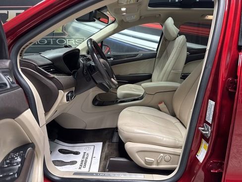 Used 2017 Lincoln MKC Reserve w/ Lincoln MKC Climate Package image 5