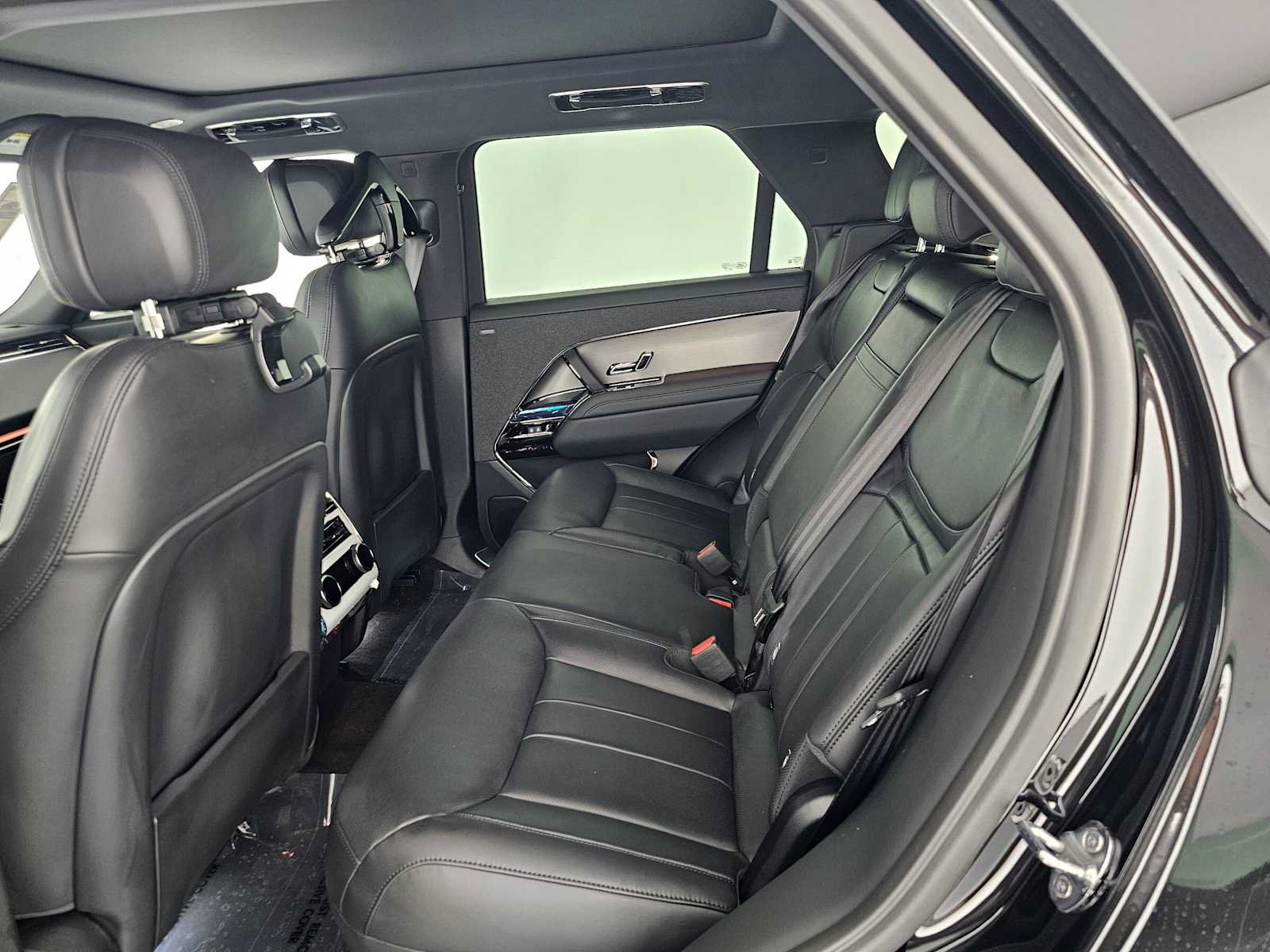 New 2027 Land Rover Range Rover Sport SE AWD/4WD image 16