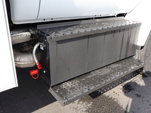 New 2027 Ford F750 2WD Regular Cab Super Duty image 28