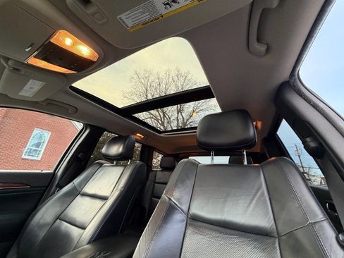 Used 2013 Jeep Grand Cherokee Limited w/ Advance Technology Group image 14