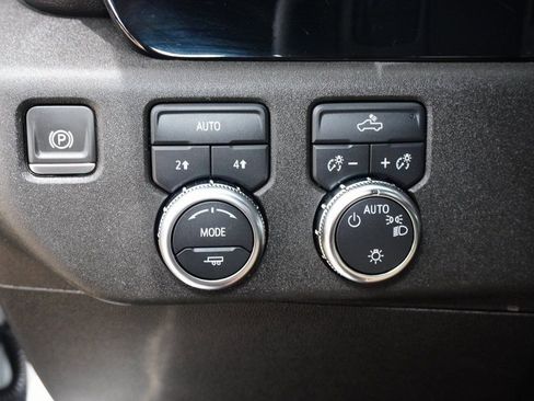 Used 2024 GMC Sierra 1500 SLE image 20