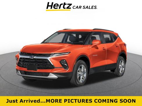 Used 2026 Chevrolet Blazer LT FWD image 1