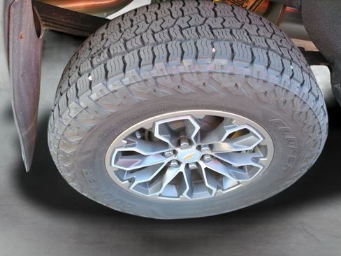 Used 2019 Chevrolet Colorado ZR2 w/ LPO, Power Package AWD/4WD image 9