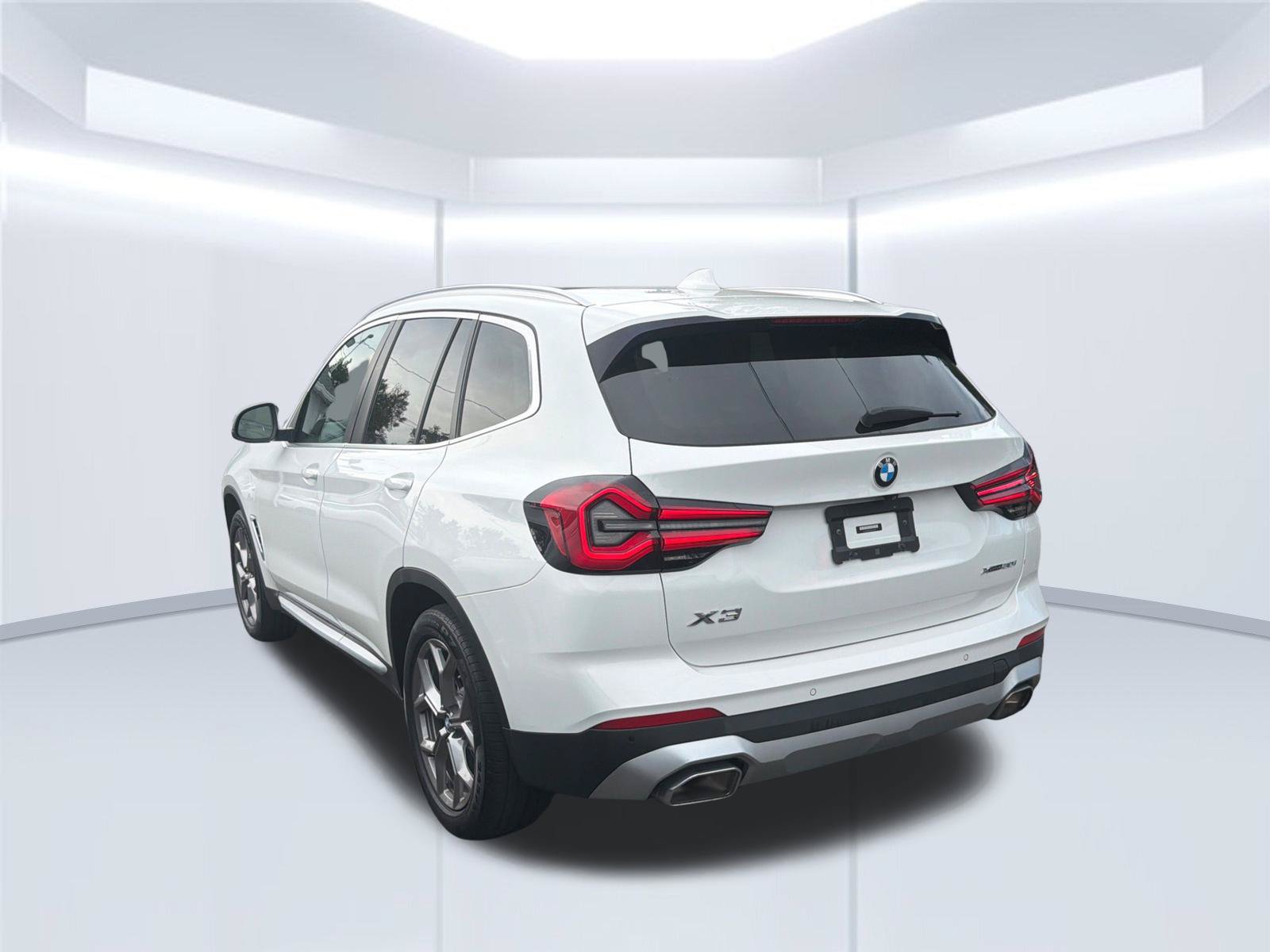 Used 2022 BMW X3 xDrive30i w/ Convenience Package AWD/4WD image 4