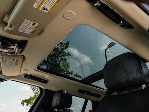 New 2026 Land Rover Range Rover SE AWD/4WD image 5