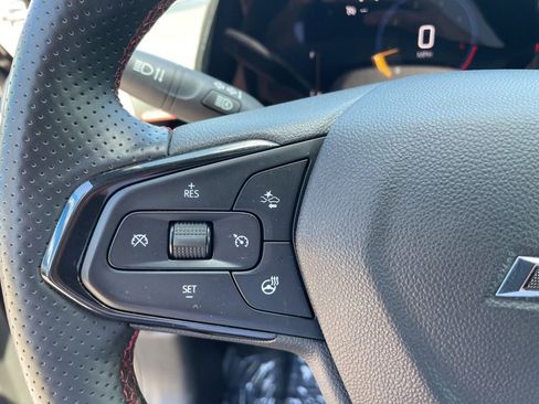 Used 2025 Chevrolet Trax RS FWD image 14