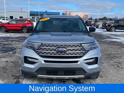 Used 2021 Ford Explorer Limited image 2