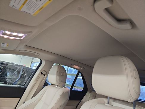 Certified 2022 Mercedes-Benz GLE 350 4MATIC w/ Premium Package image 32