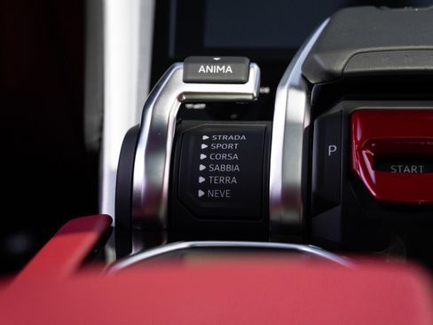 Used 2022 Lamborghini Urus image 44