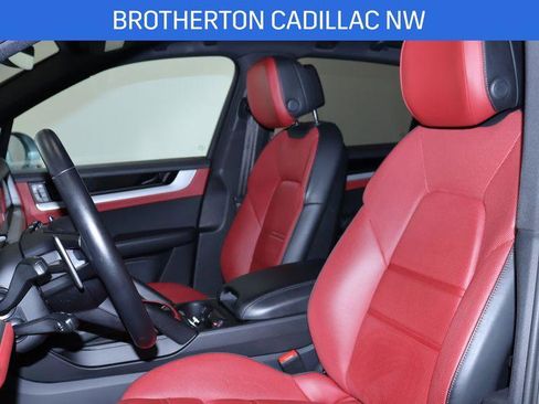 Used 2024 Porsche Cayenne image 21