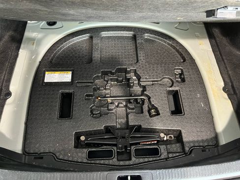 Used 2023 Toyota Camry SE image 9