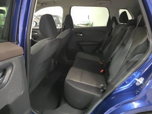 Used 2022 Nissan Rogue SV image 14