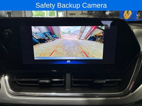 Used 2025 Chevrolet Trax LT FWD image 5