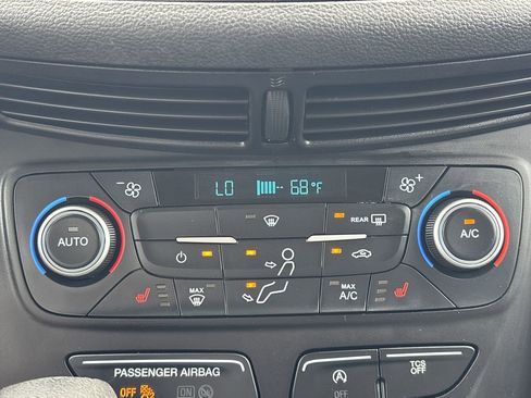 Used 2019 Ford Escape SE image 22