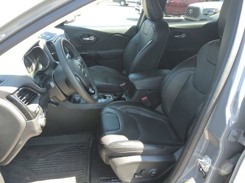 Used 2023 Jeep Cherokee Altitude Lux AWD/4WD image 5