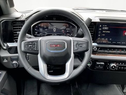 Used 2025 GMC Sierra 1500 Elevation image 8