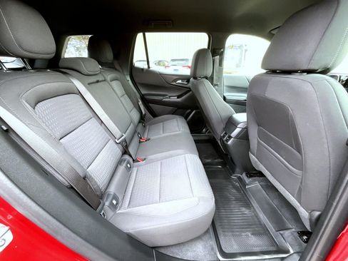 Certified 2025 Chevrolet Equinox LT w/ Safety and Technology Package image 18