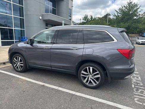 Used 2016 Honda Pilot Touring image 8