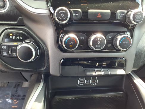 Used 2022 RAM 1500 Big Horn AWD/4WD image 24