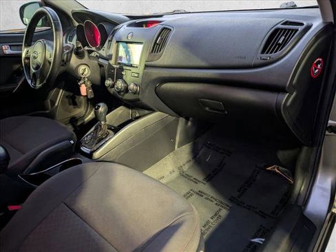 Used 2012 Kia Forte SX image 20