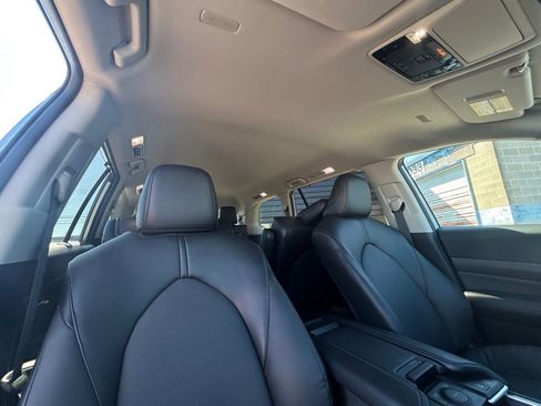 Used 2025 Toyota Grand Highlander AWD image 27