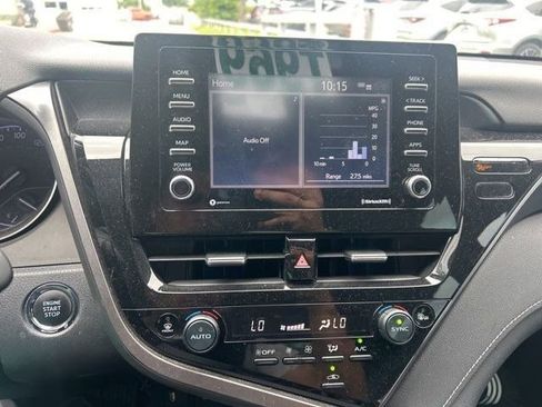 Used 2022 Toyota Camry SE w/ Convenience Package FWD image 4