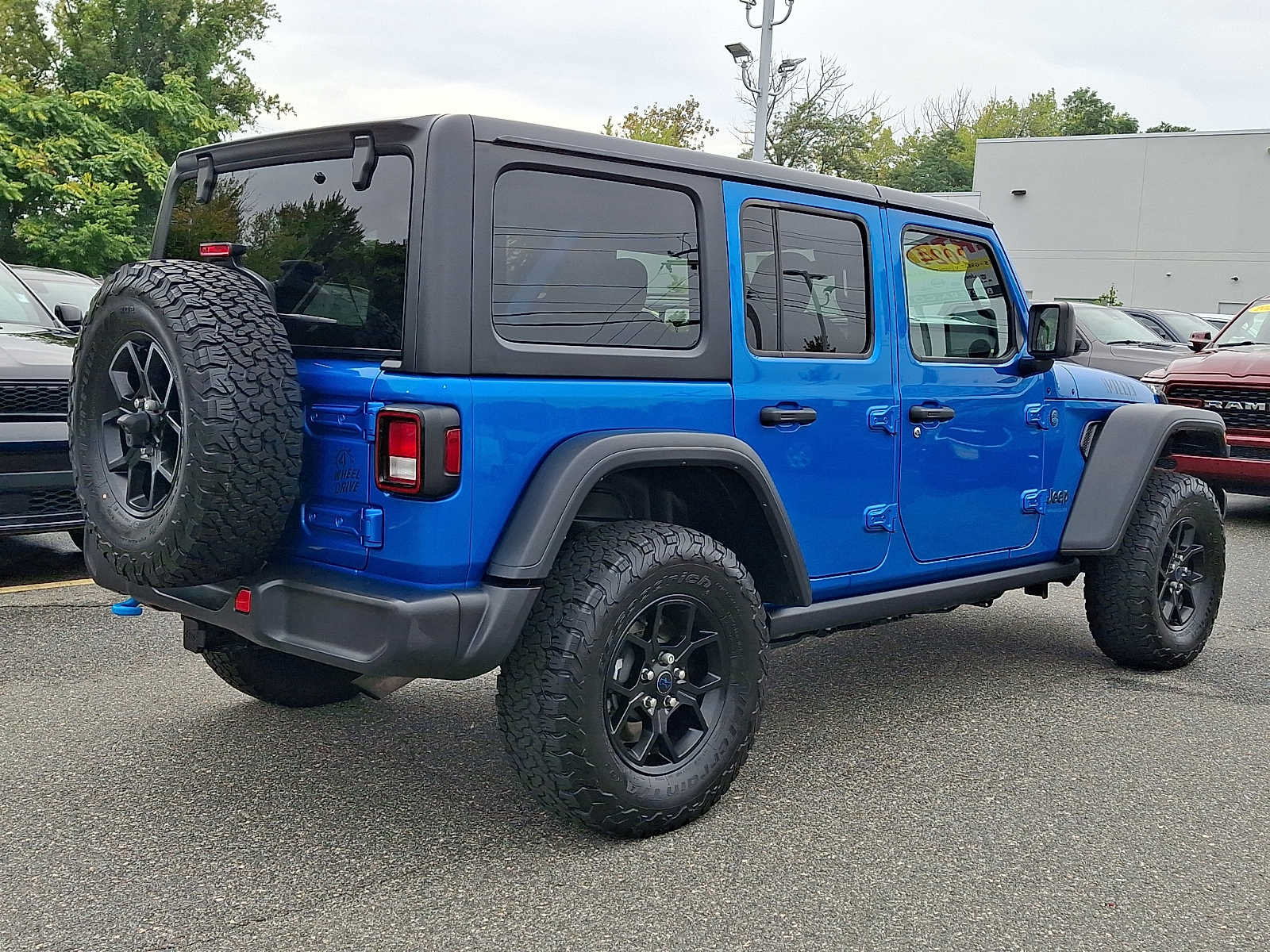 Used 2024 Jeep Wrangler Unlimited AWD/4WD image 6