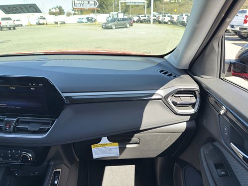 New 2026 Chevrolet TrailBlazer LT w/ Midnight Edition AWD/4WD image 24