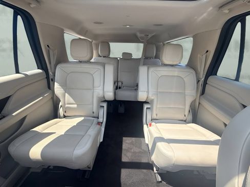 Used 2021 Lincoln Navigator L Reserve w/ Luxury Package AWD/4WD image 12