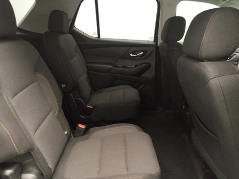 Used 2020 Chevrolet Traverse LT image 19