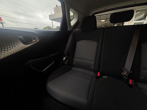 Used 2025 Kia Soul LX w/ LX Technology Package FWD image 37