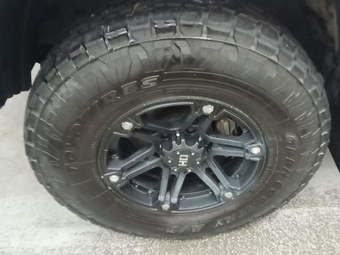 Used 2020 Toyota Tacoma TRD Sport AWD/4WD image 8