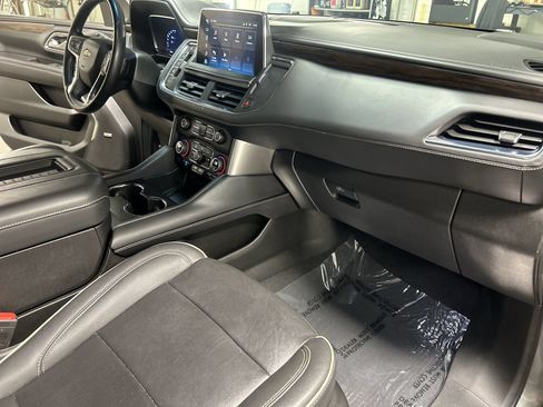 Used 2023 Chevrolet Suburban Premier RWD image 30