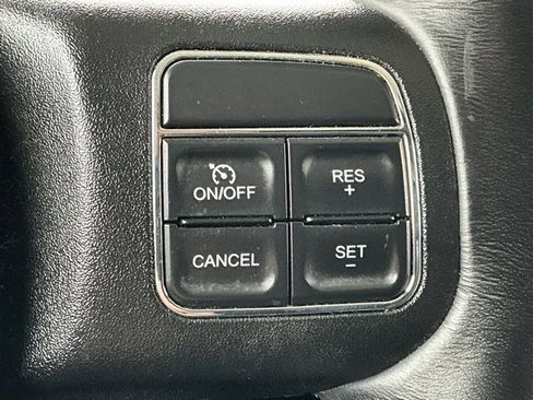 Used 2017 Jeep Wrangler Unlimited Sahara w/ Connectivity Group image 14