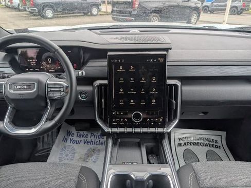 Used 2025 GMC Acadia Elevation AWD/4WD image 13