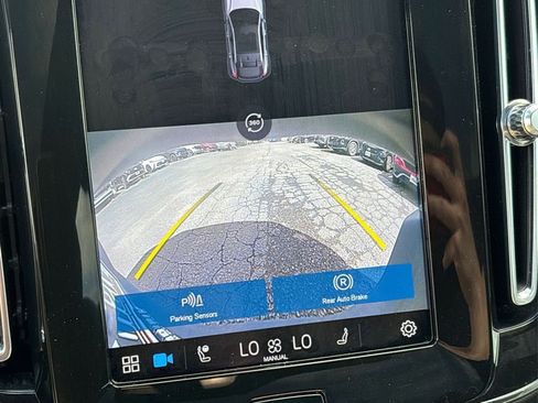 Used 2023 Volvo C40 P8 Recharge Ultimate image 25