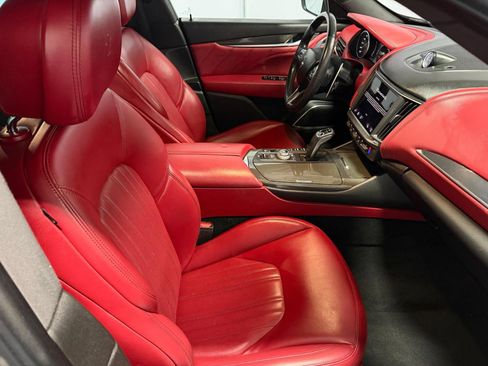 Used 2023 Maserati Levante GT AWD/4WD image 29