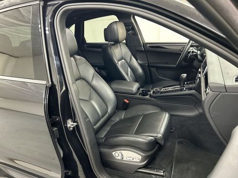 Used 2024 Porsche Macan image 24
