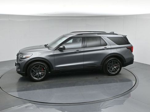 Used 2025 Ford Explorer ST-Line w/ Premium Package RWD image 46