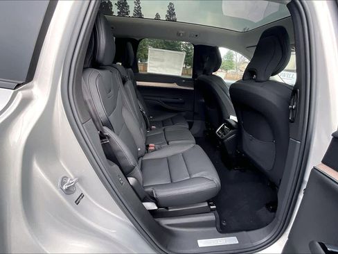 New 2025 Volvo EX90 Plus w/ Protection Package Premier image 27