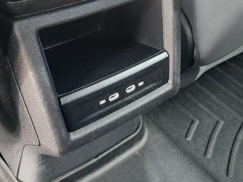 Used 2023 Volkswagen ID.4 Pro image 16