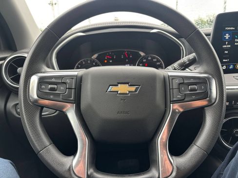Used 2025 Chevrolet Blazer LT FWD image 30
