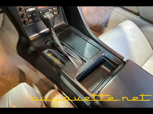Used 1992 Chevrolet Corvette Coupe RWD image 16