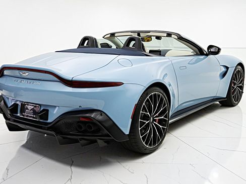 Used 2022 Aston Martin V8 Vantage Roadster RWD image 10